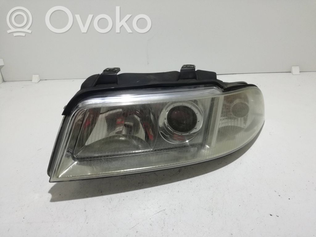 Audi A4 S4 B5 8D Phare frontale 