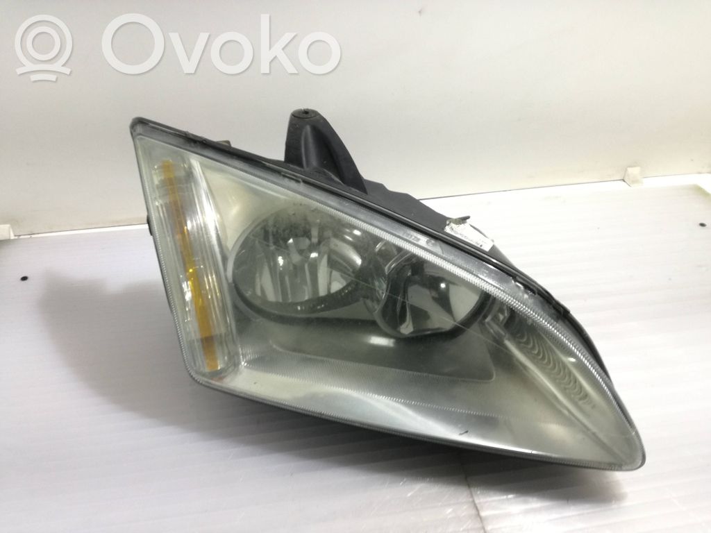 Ford Focus Lampa przednia 
