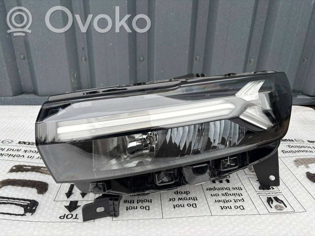 Dacia Duster III Lampa przednia 