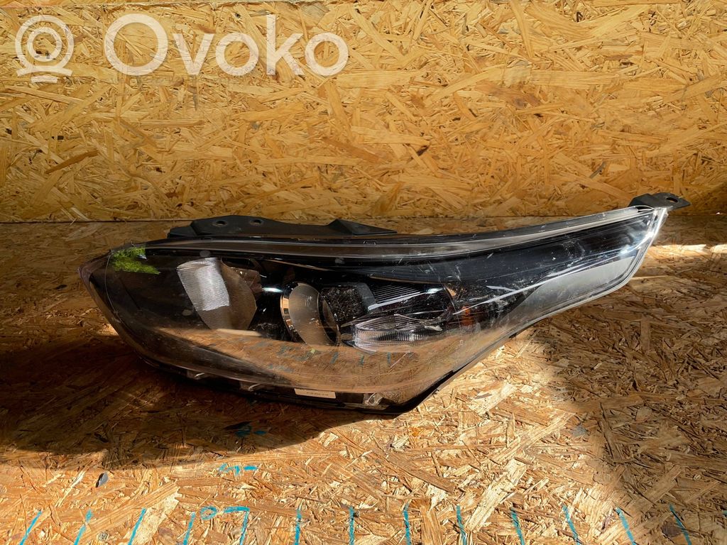 KIA Ceed Headlight/headlamp 