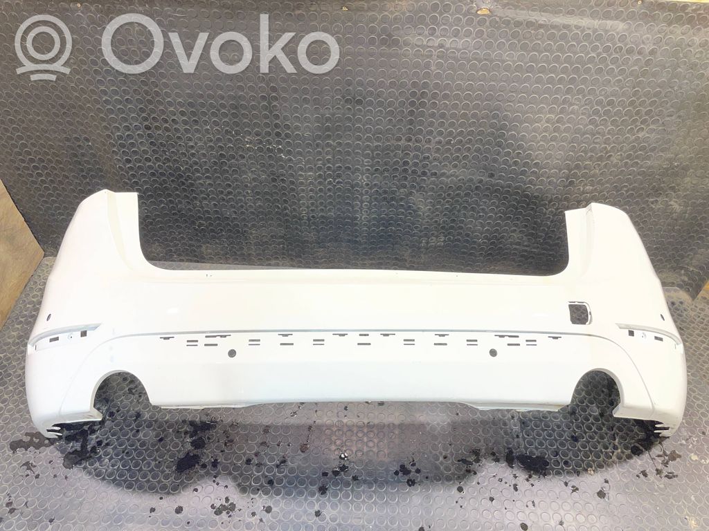 BMW 2 F46 Parachoques 