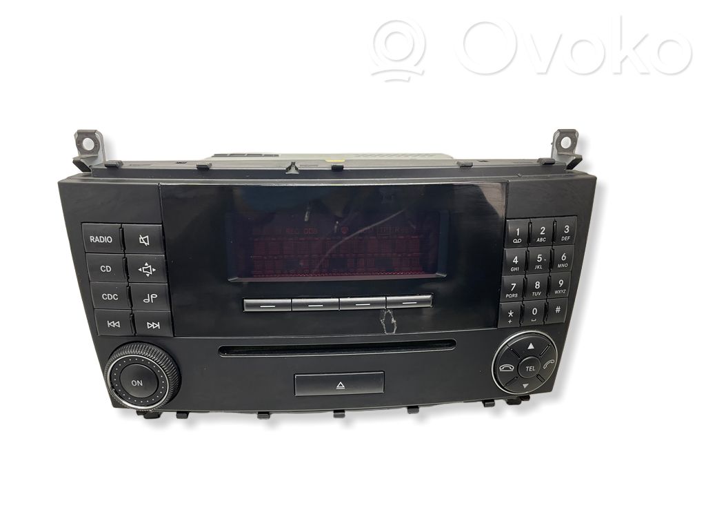 Radio / CD/DVD atskaņotājs / navigācija