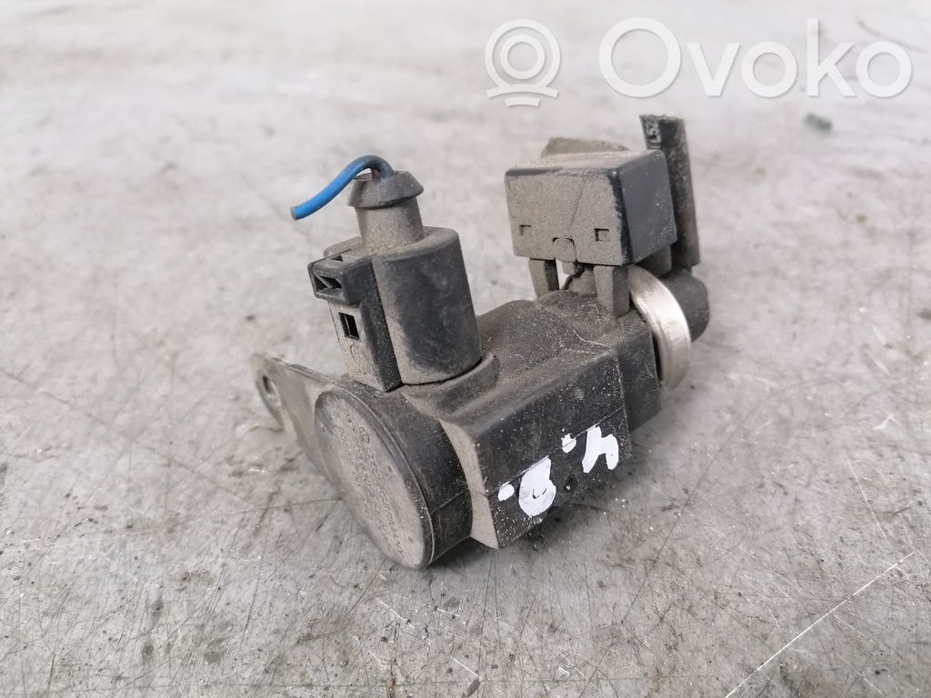 058906630A Audi A8 S8 D3 4E Turbolader Druckwandler Magnetventil  
