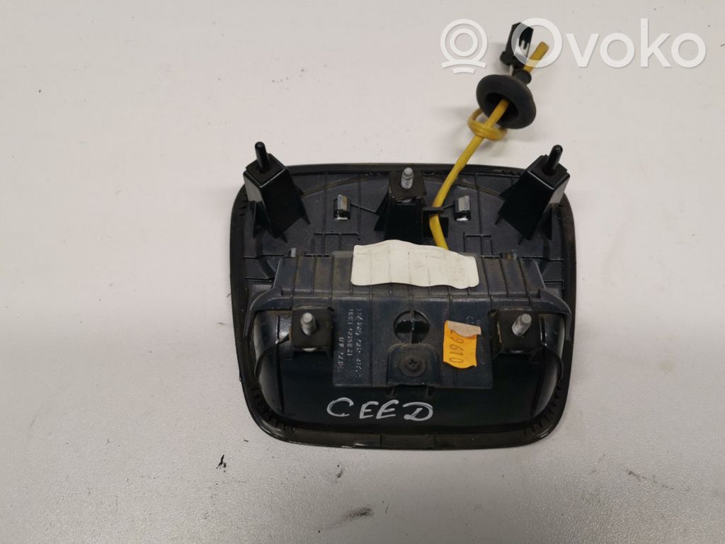 DVR8055 KIA Ceed Przełącznik / Przycisk otwierania klapy