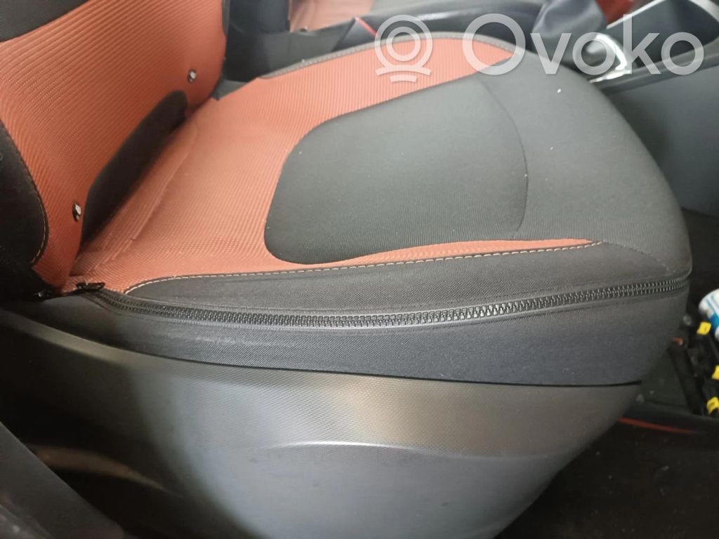 Renault Captur Front passenger seat 130.62 RRR
