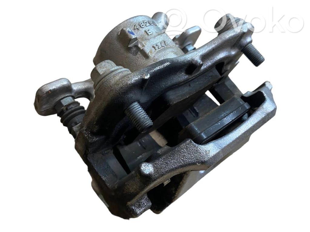 6860268 BMW 2 F46 Bremssattel vorne, 70.00 € | RRR 