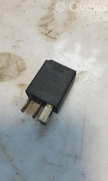 395 Audi A3 S3 A3 Sportback 8P Relais Kraftstoffpumpe, 3.00 € | RRR