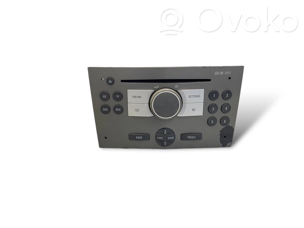 Radio / CD/DVD atskaņotājs / navigācija