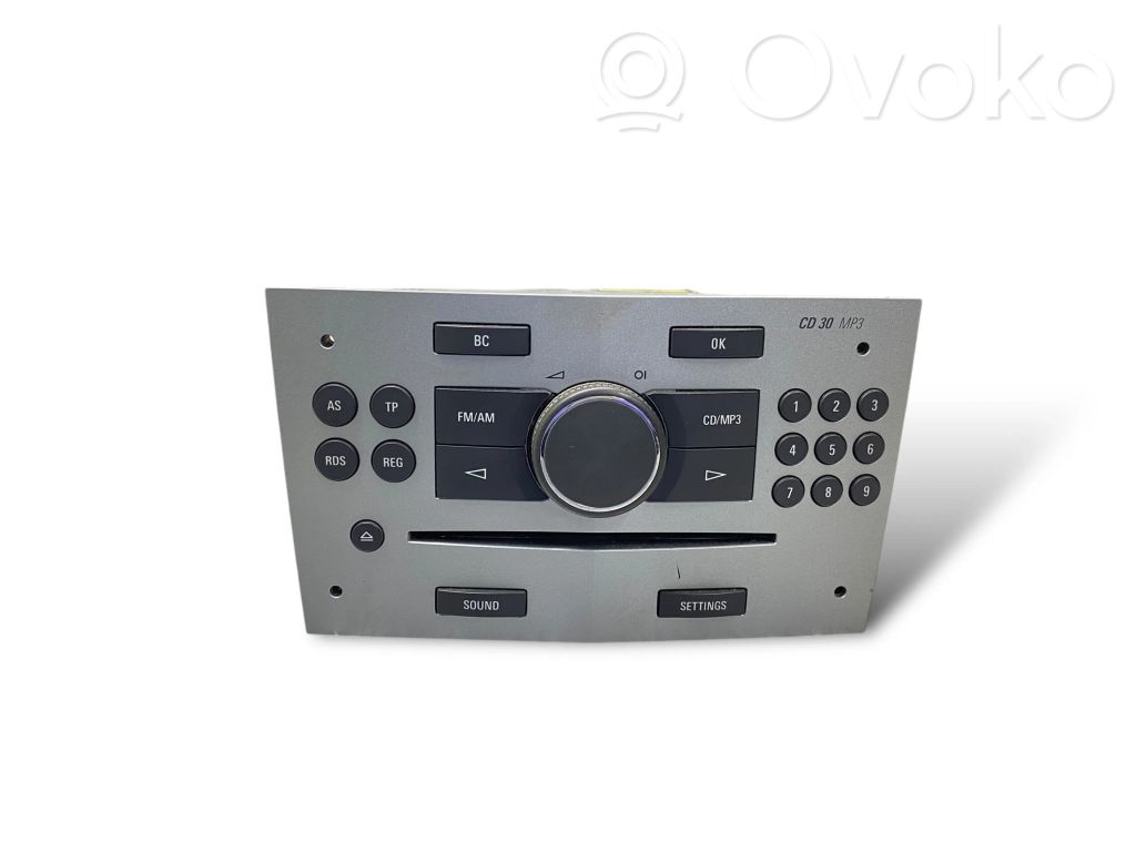 Radio / CD/DVD atskaņotājs / navigācija