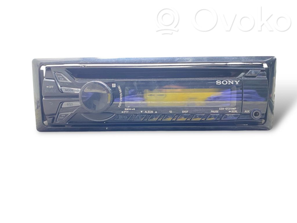 Radio / CD/DVD atskaņotājs / navigācija