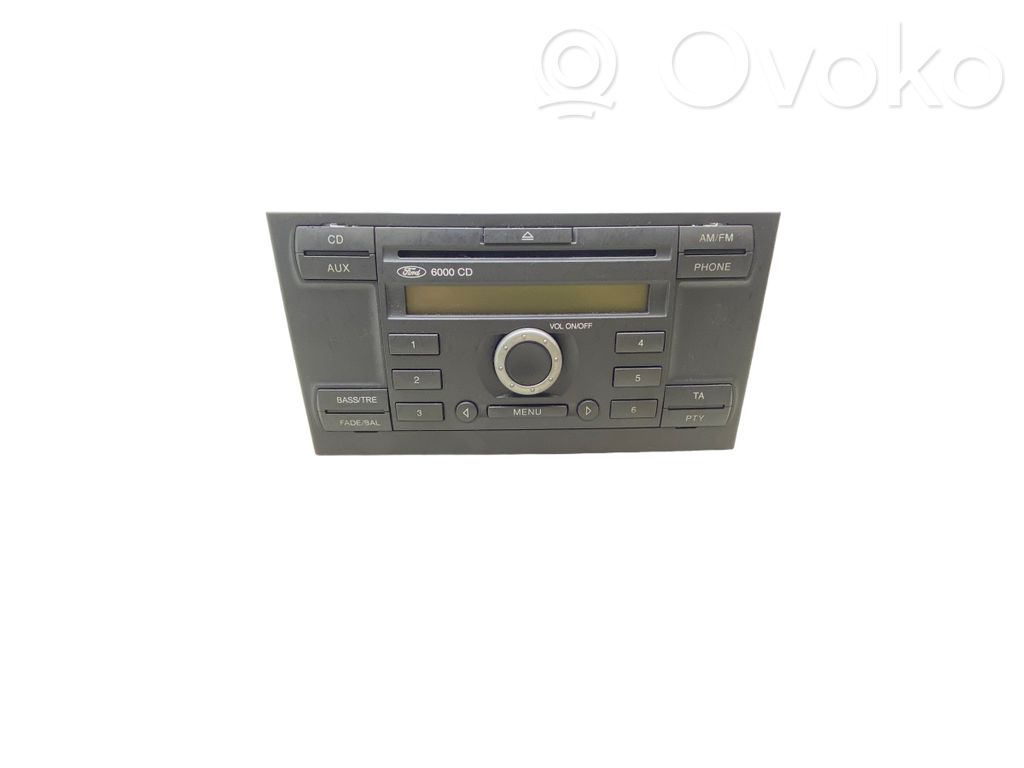 Radio / CD/DVD atskaņotājs / navigācija