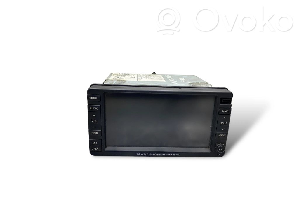 Radio / CD/DVD atskaņotājs / navigācija