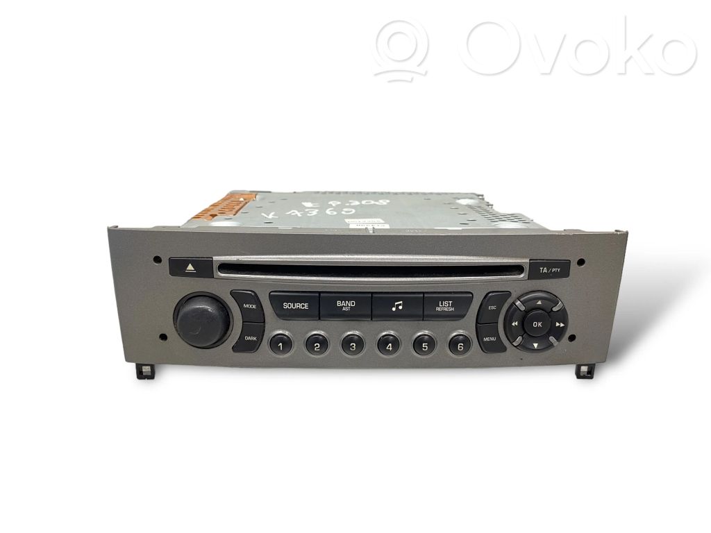 Radio / CD/DVD atskaņotājs / navigācija