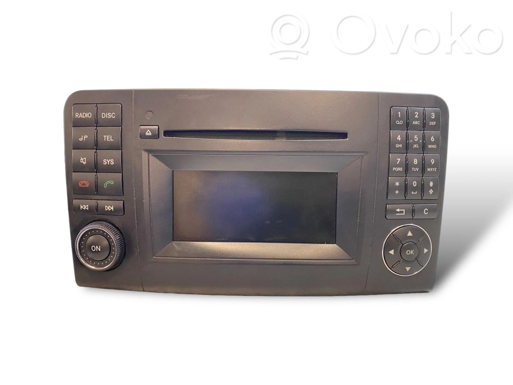 Radio / CD/DVD atskaņotājs / navigācija