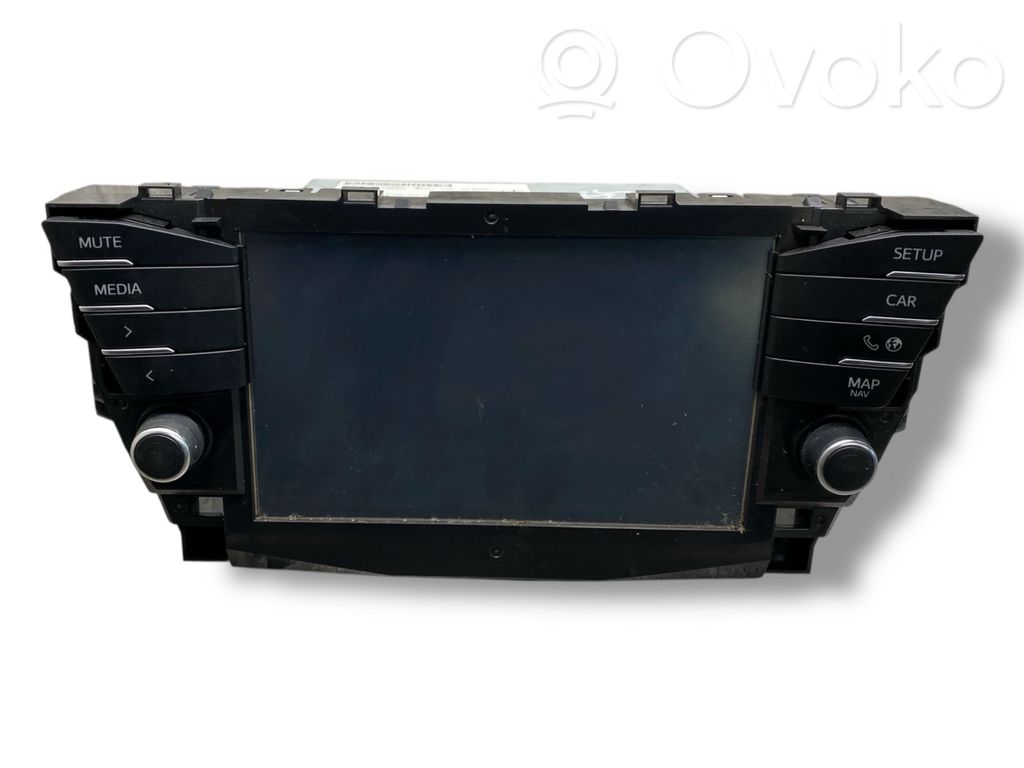 Radio / CD/DVD atskaņotājs / navigācija