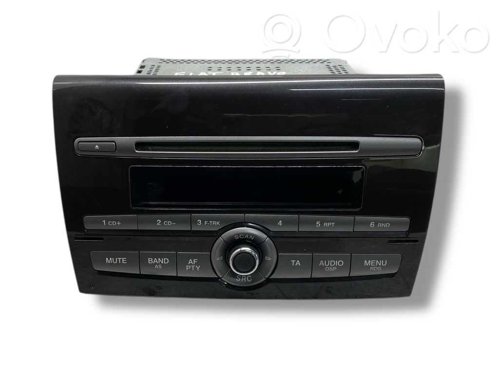 Radio / CD/DVD atskaņotājs / navigācija