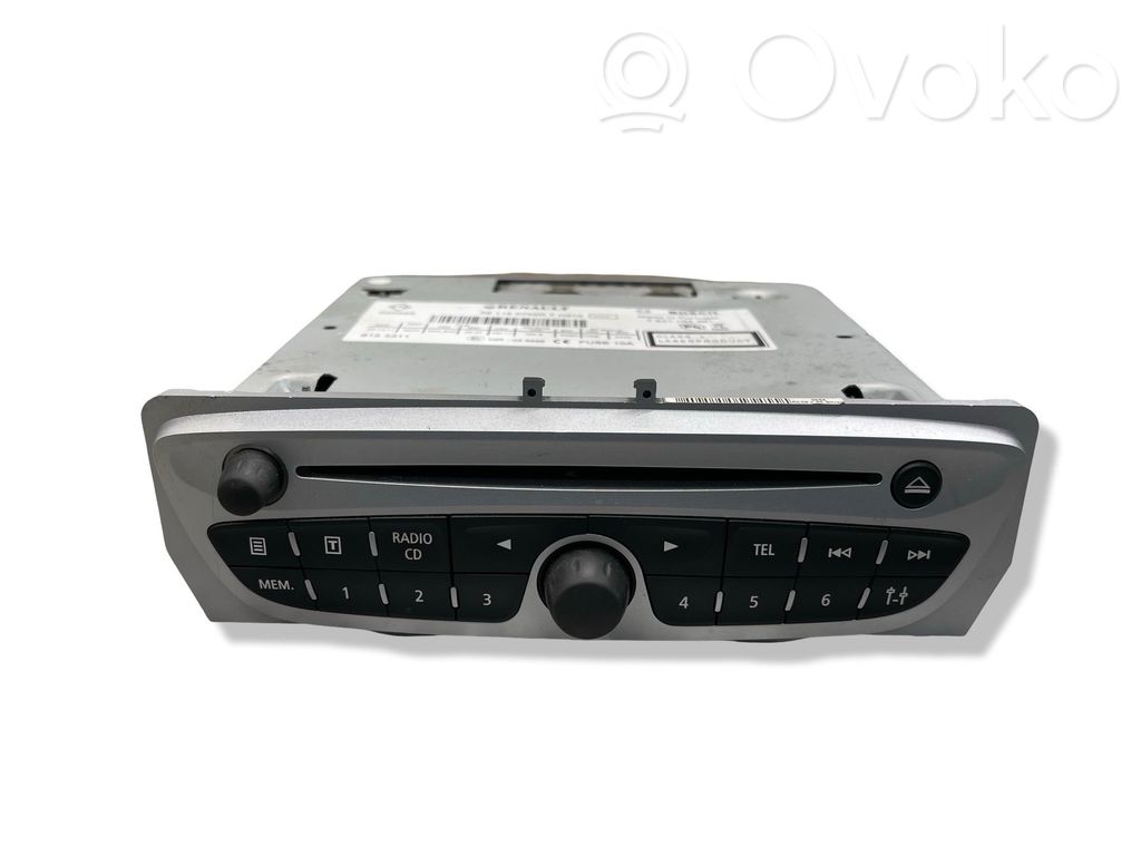 Radio / CD/DVD atskaņotājs / navigācija