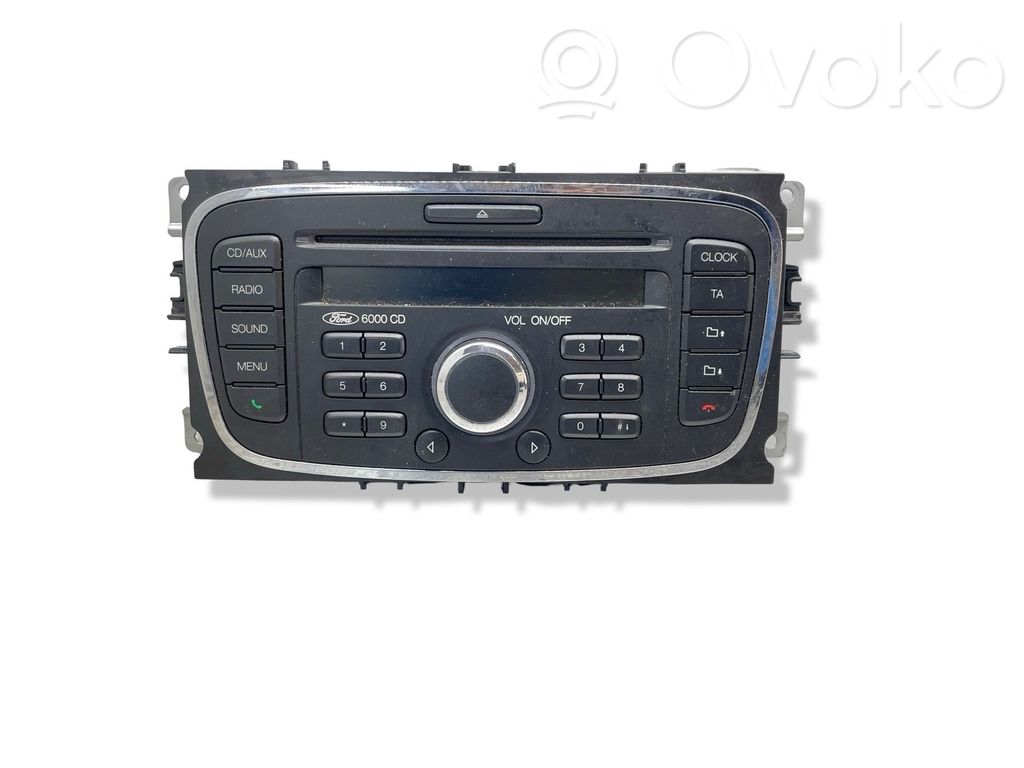 Radio / CD/DVD atskaņotājs / navigācija