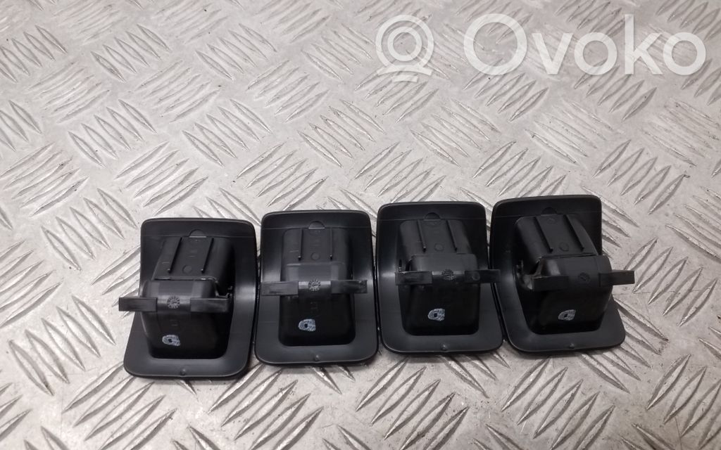 1K0887233 Volkswagen Golf VI ISOFIX cover 10.00 RRR