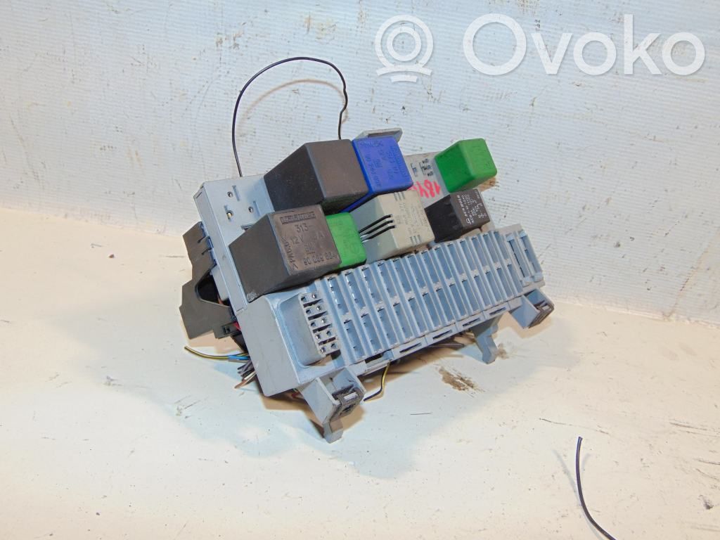 Boîte à Fusibles Intérieure Opel Corsa B 1.4i 60cv Année 1997 - Réf 90483952 - Occasion