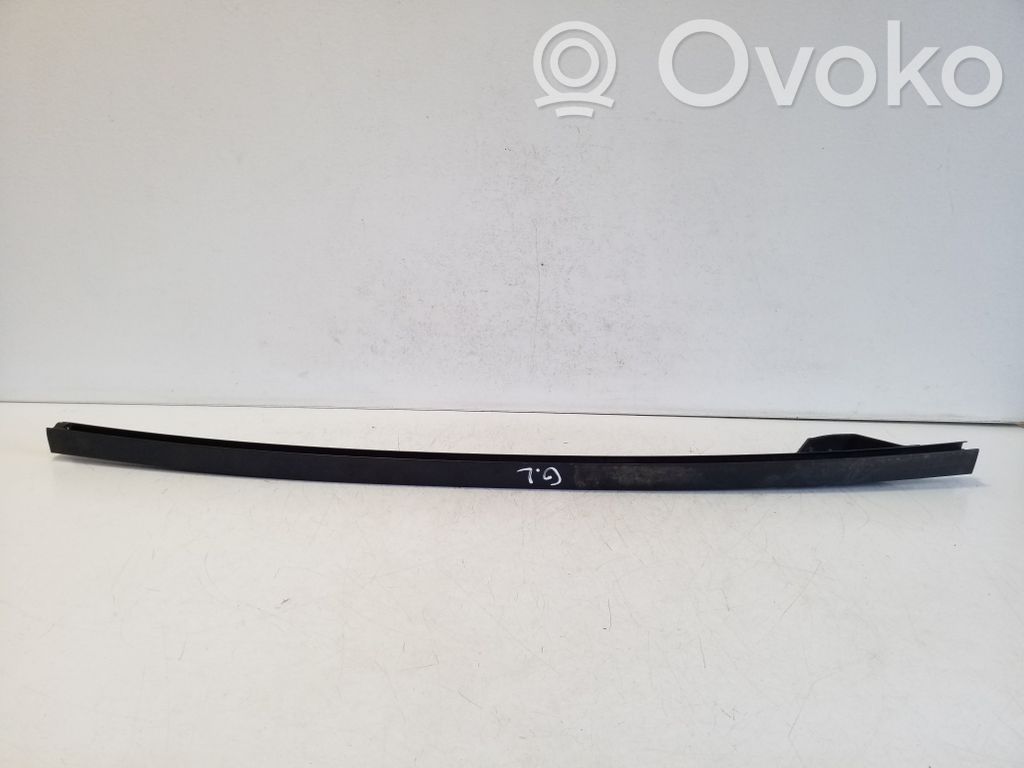 Nissan Pathfinder R51 Rail de pare-brise de porte arrière, 10,00 € | OVOKO