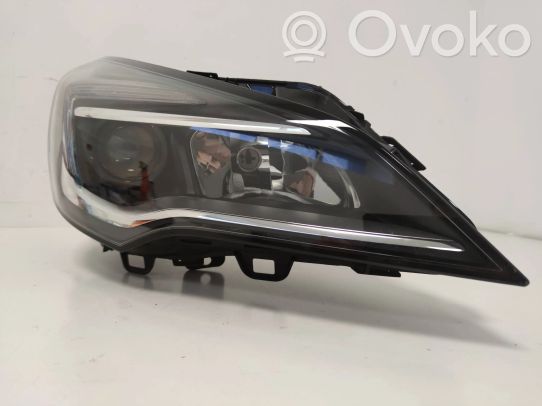 Opel Astra K Priekinis žibintas 