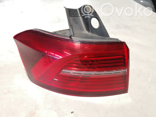 Volkswagen PASSAT B8 Galinis žibintas kėbule 
