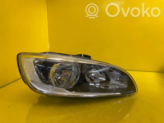 Volvo S60 Priekinis žibintas 