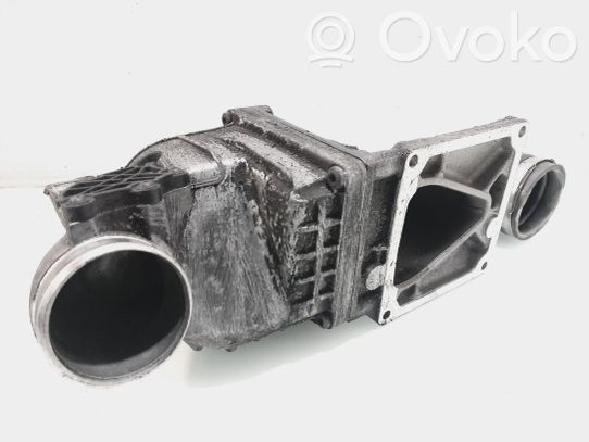 Mercedes-Benz C W203 Parte del condotto di aspirazione dell'aria 