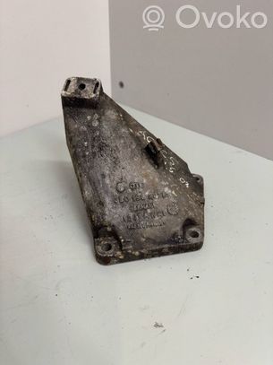 Audi A6 S6 C5 4B Moottorin kiinnikekorvake (käytetyt) 