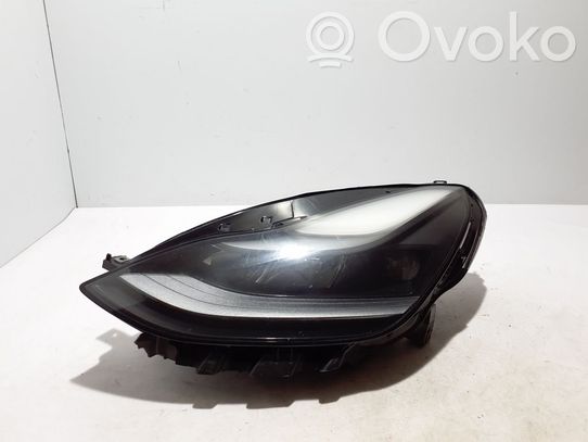 Tesla Model 3 Priekinis žibintas 