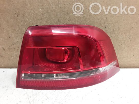 Volkswagen PASSAT B7 Galinis žibintas kėbule 