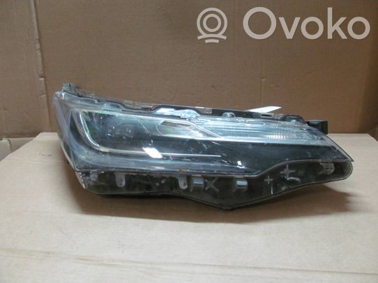 Toyota Corolla E160 E170 Priekinis žibintas 