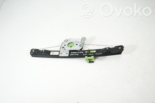 Elektryczny podnośnik szyby drzwi tylnych   7067798,D8798