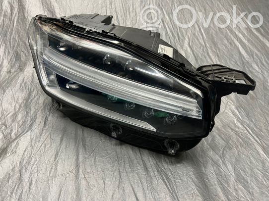 Volvo XC90 Priekinis žibintas 