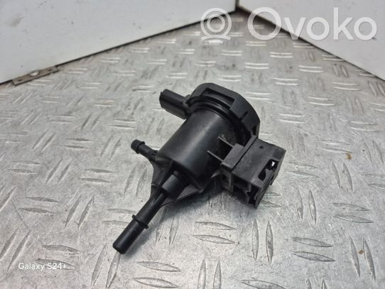 Mercedes-Benz GLE (W166 - C292) Valvola di depressione 