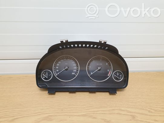 BMW 5 F10 F11 Nopeusmittari (mittaristo) 