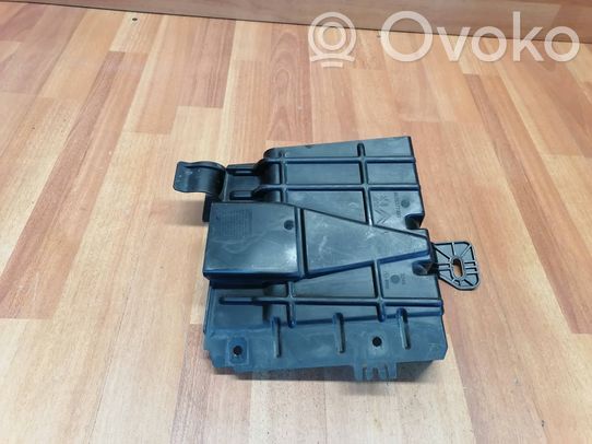 Kita variklio skyriaus detalė   9676377380,5750ZX