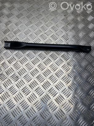 BMW 5 G30 G31 Cita veida dzinēja nodalījuma detaļa 