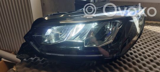 Peugeot 2008 II Priekinis žibintas 