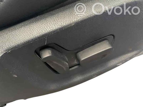 Peugeot 308 Kuljettajan istuin 