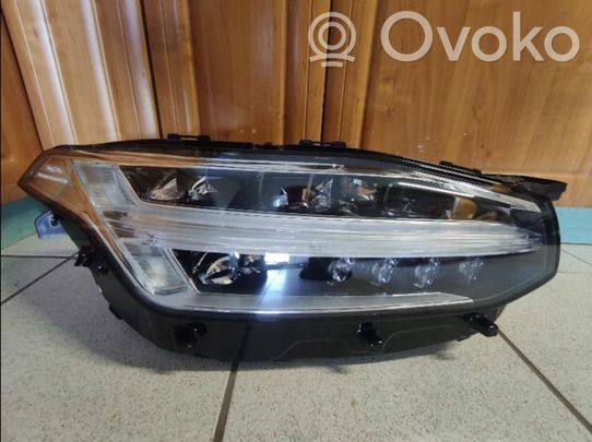 Volvo XC90 Priekinis žibintas 
