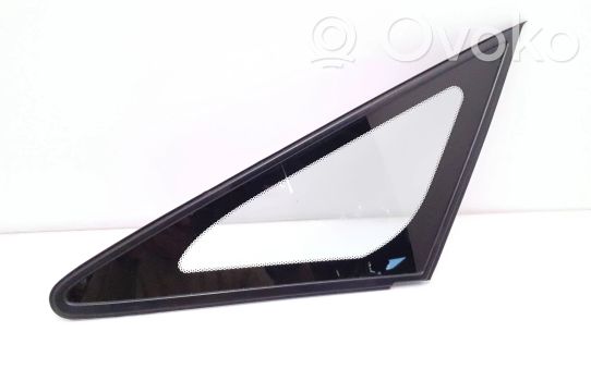 Mitsubishi Grandis Finestrino/vetro triangolo anteriore 