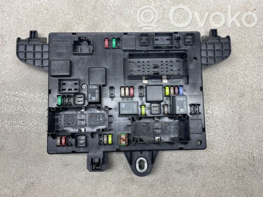 Opel Astra J Drošinātāju bloks 