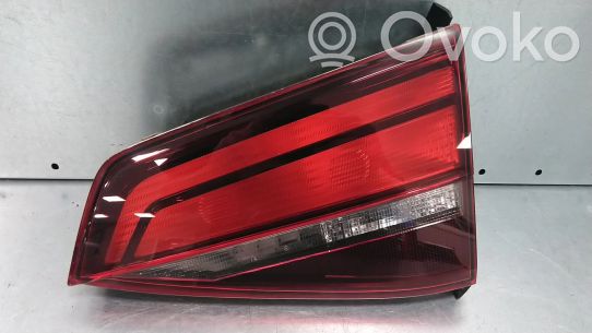 Volkswagen Jetta VI Galinis žibintas kėbule 