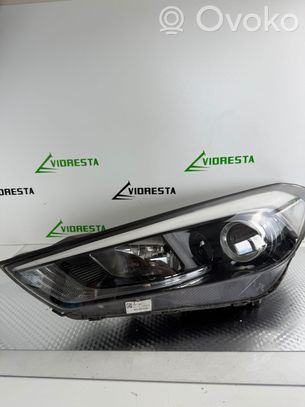 Hyundai Tucson TL Priekinis žibintas 