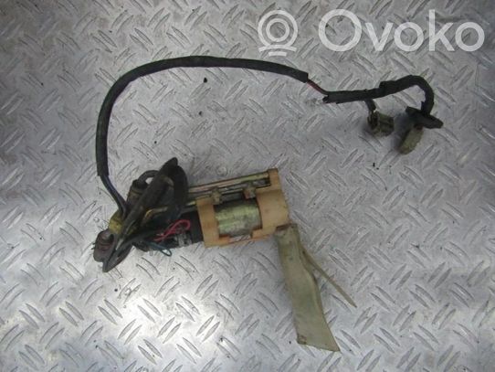 KIA Clarus Pompa carburante immersa 