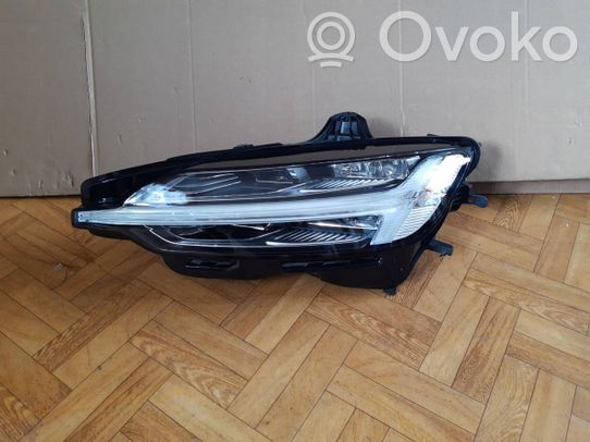 Volvo V60 Priekinis žibintas 