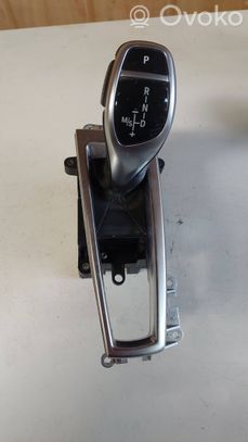 BMW 5 F10 F11 Vaihteenvalitsimen verhoilu 
