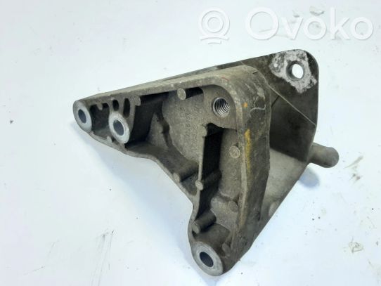 Opel Zafira C Łapa / Mocowanie skrzyni biegów 